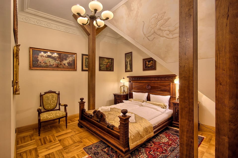 Apartment | In-room safe, individually furnished, blackout drapes, free WiFi