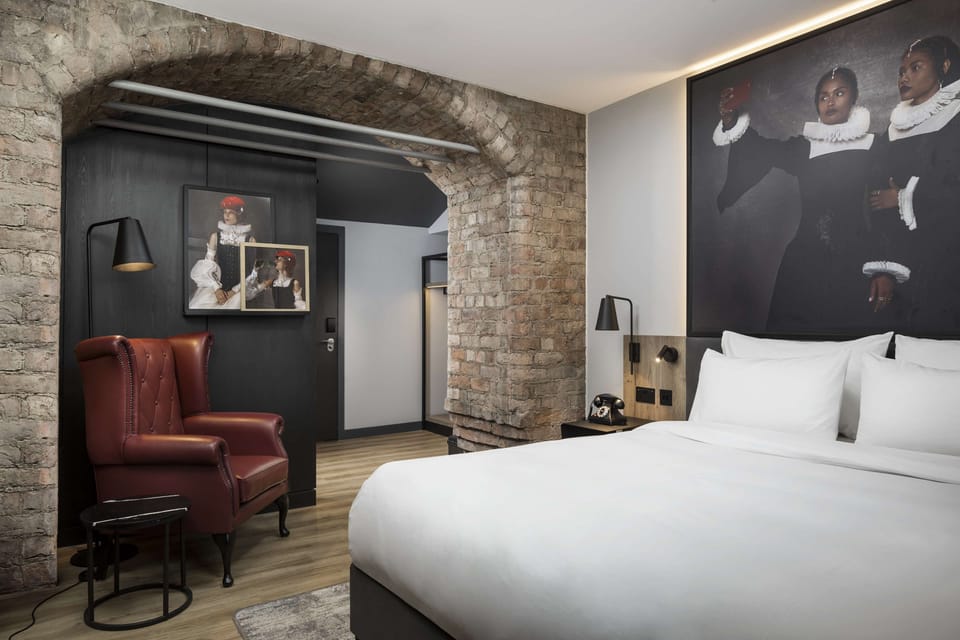 Standard Room | Hypo-allergenic bedding, in-room safe, desk, laptop workspace