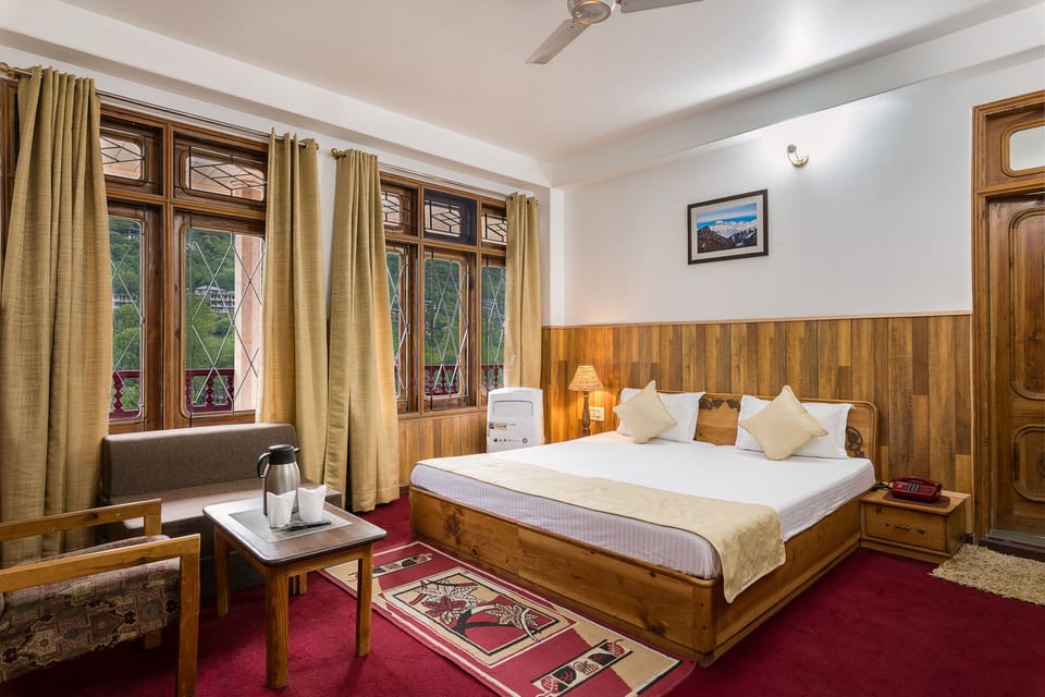 Comfort Double Room | Iron/ironing board, free WiFi, bed sheets