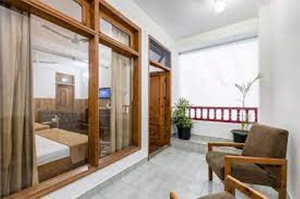 Family Double Room | Iron/ironing board, free WiFi, bed sheets