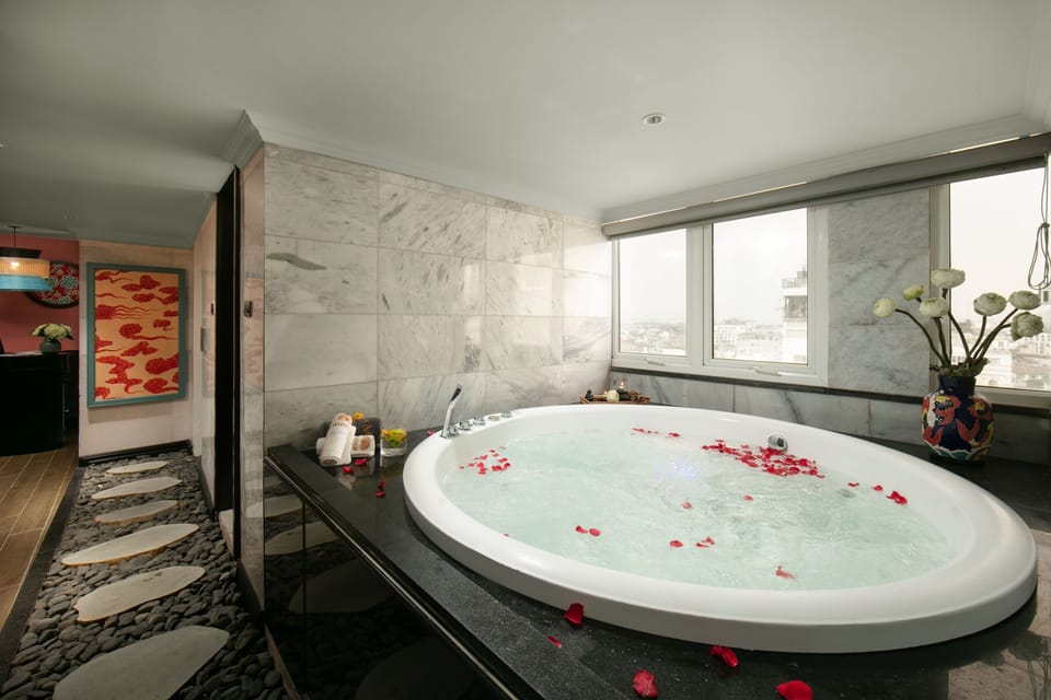 Outdoor treatment areas, sauna, hot tub, steam room, body treatments