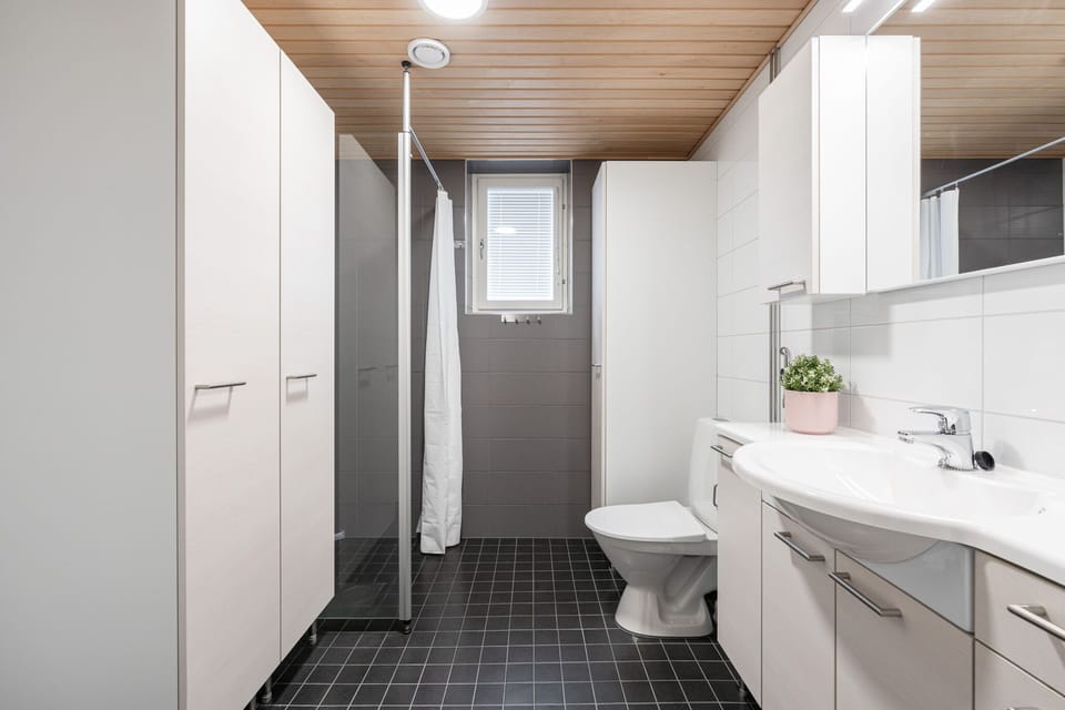 1BR & Balcony next to Railway Station Apartment in Finland