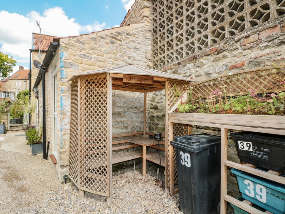 Cottage | Property grounds