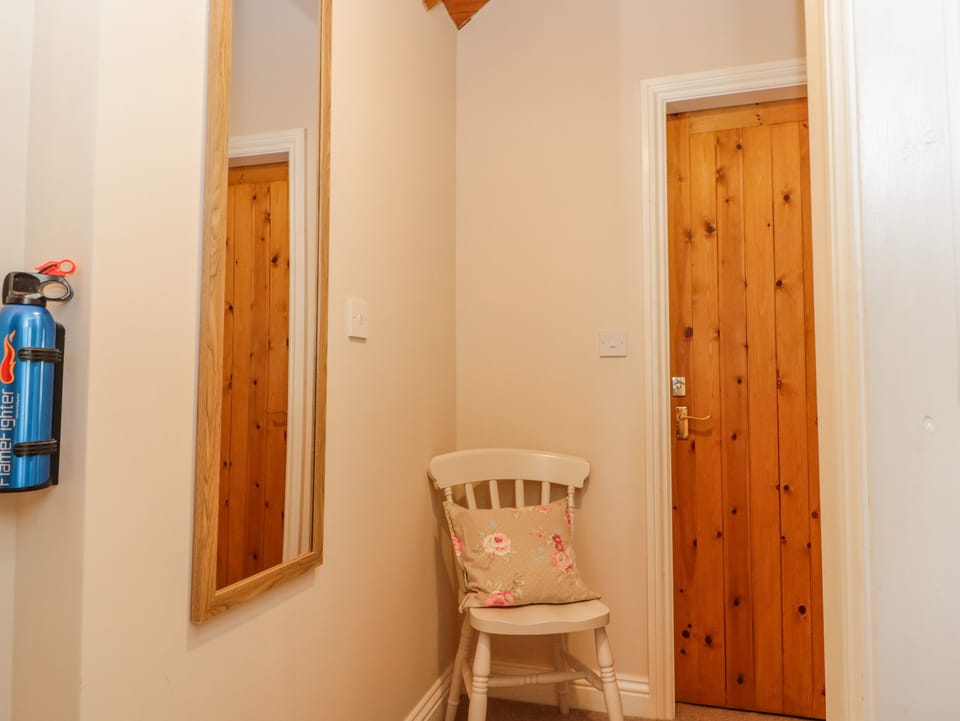 Cottage | 2 bedrooms, individually decorated, individually furnished, free WiFi