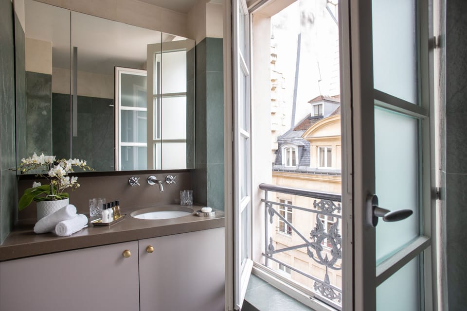 Premium bedding, free minibar, in-room safe, individually decorated