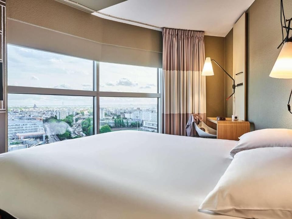 Standard room with 1 double bed (city view) | Desk, soundproofing, iron/ironing board, free cribs/infant beds