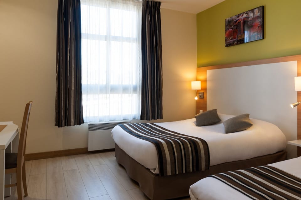 Superior Triple Room | 1 bedroom, desk, soundproofing, iron/ironing board