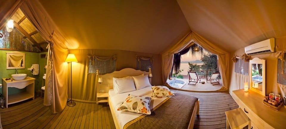 Infinity Suite | 1 bedroom, premium bedding, minibar, in-room safe