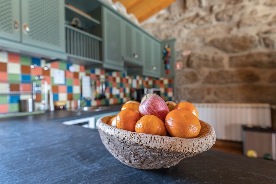 Cumeada House | Private kitchen | Microwave, oven, stovetop, espresso maker