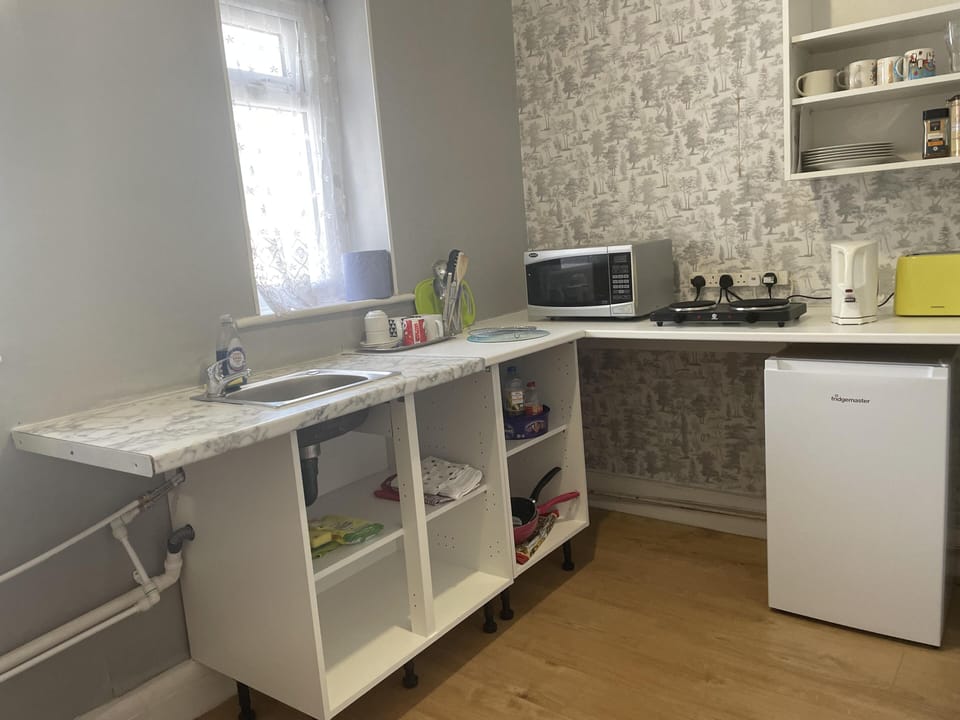 House | Private kitchen | Fridge, microwave, oven, stovetop