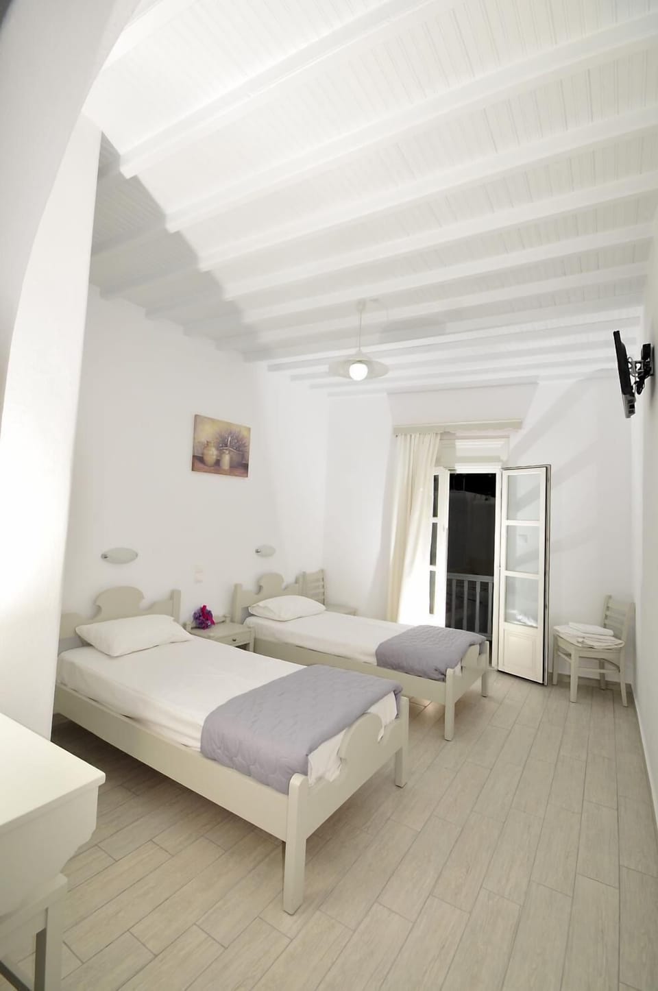 Triple Room | Free WiFi, bed sheets