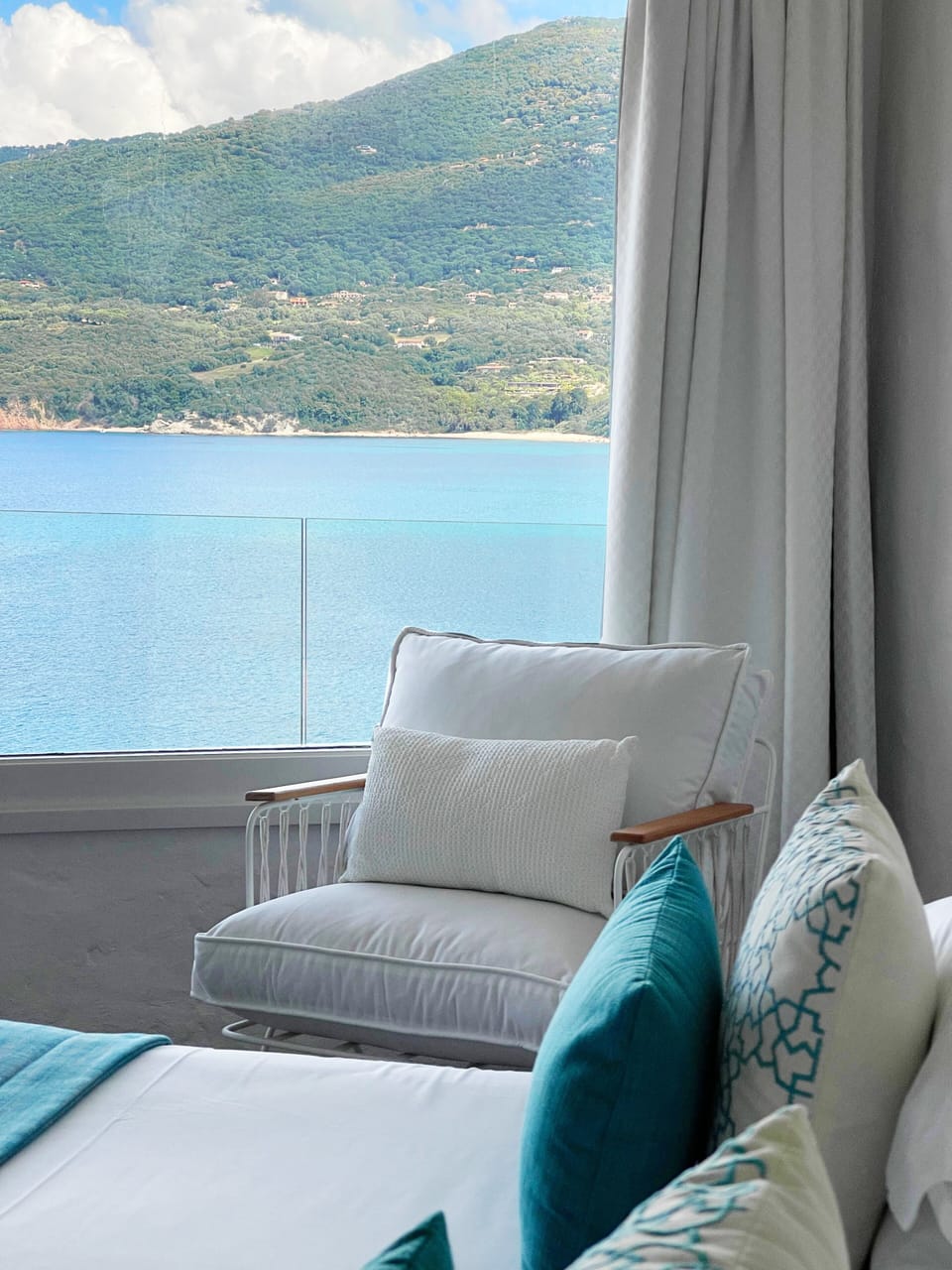 Roof Top 100 | Premium bedding, Select Comfort beds, minibar, in-room safe