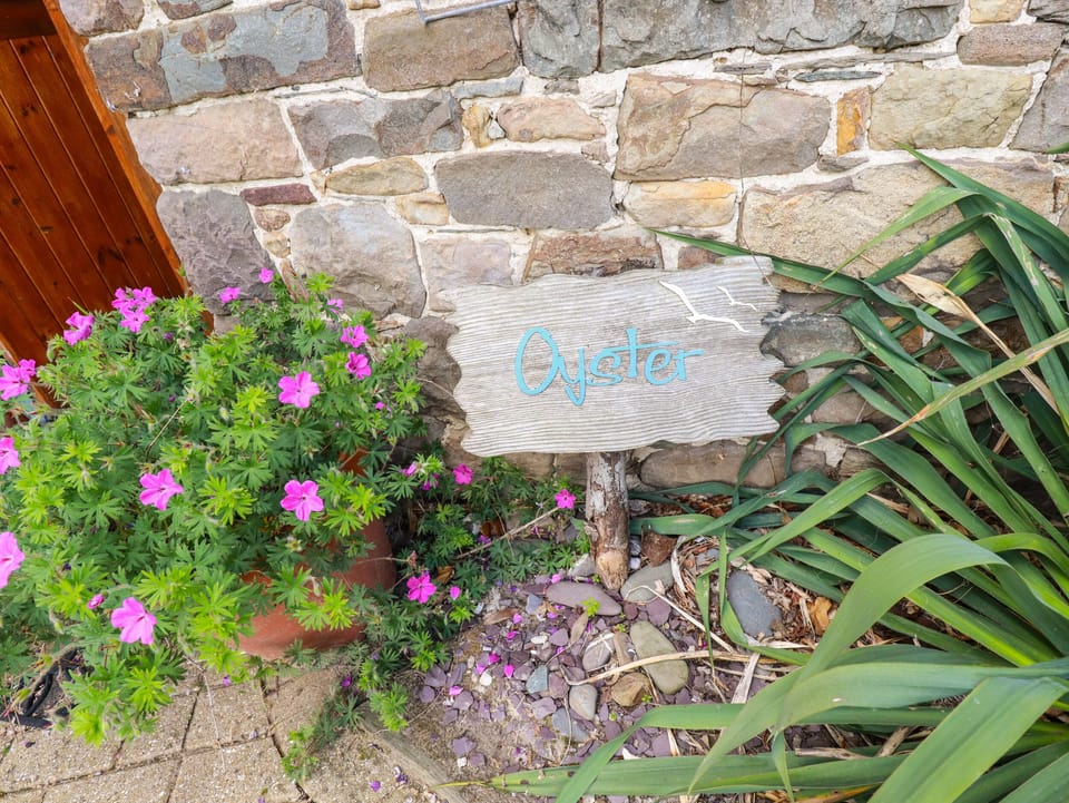 Cottage | Property grounds