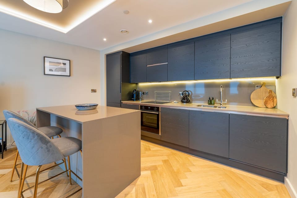 Luxury Apartment, Ensuite (Entire) | Shared kitchen