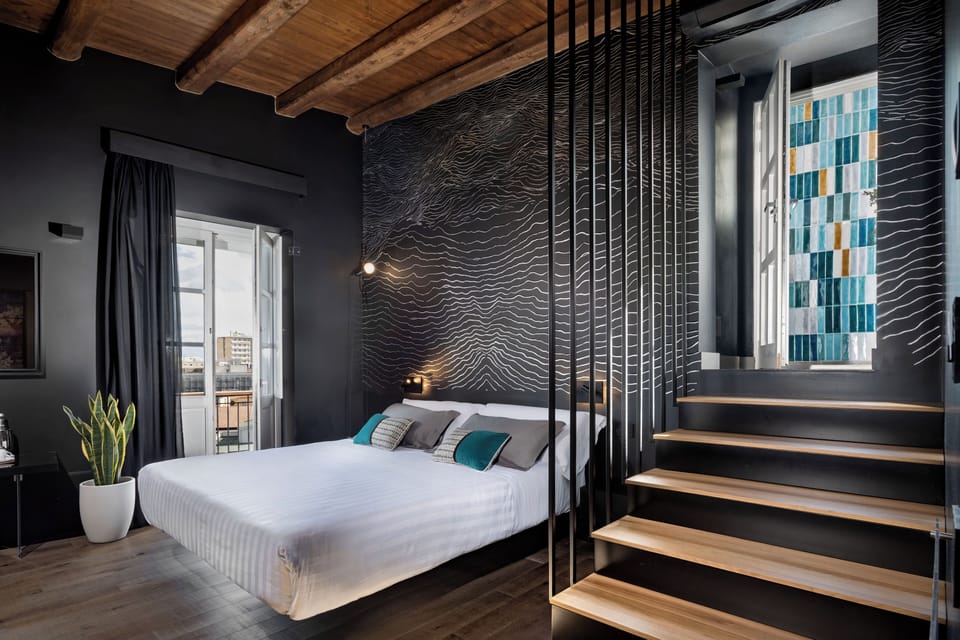 Suite Abissi | Premium bedding, down comforters, memory foam beds, minibar