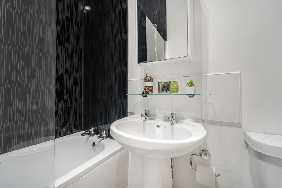 Cosy Central Aberdeen 1 Bed Flat by Retail Park Apartment in Aberdeen