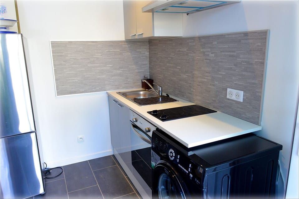 Comfort Studio | Private kitchen | Oven, toaster, highchair