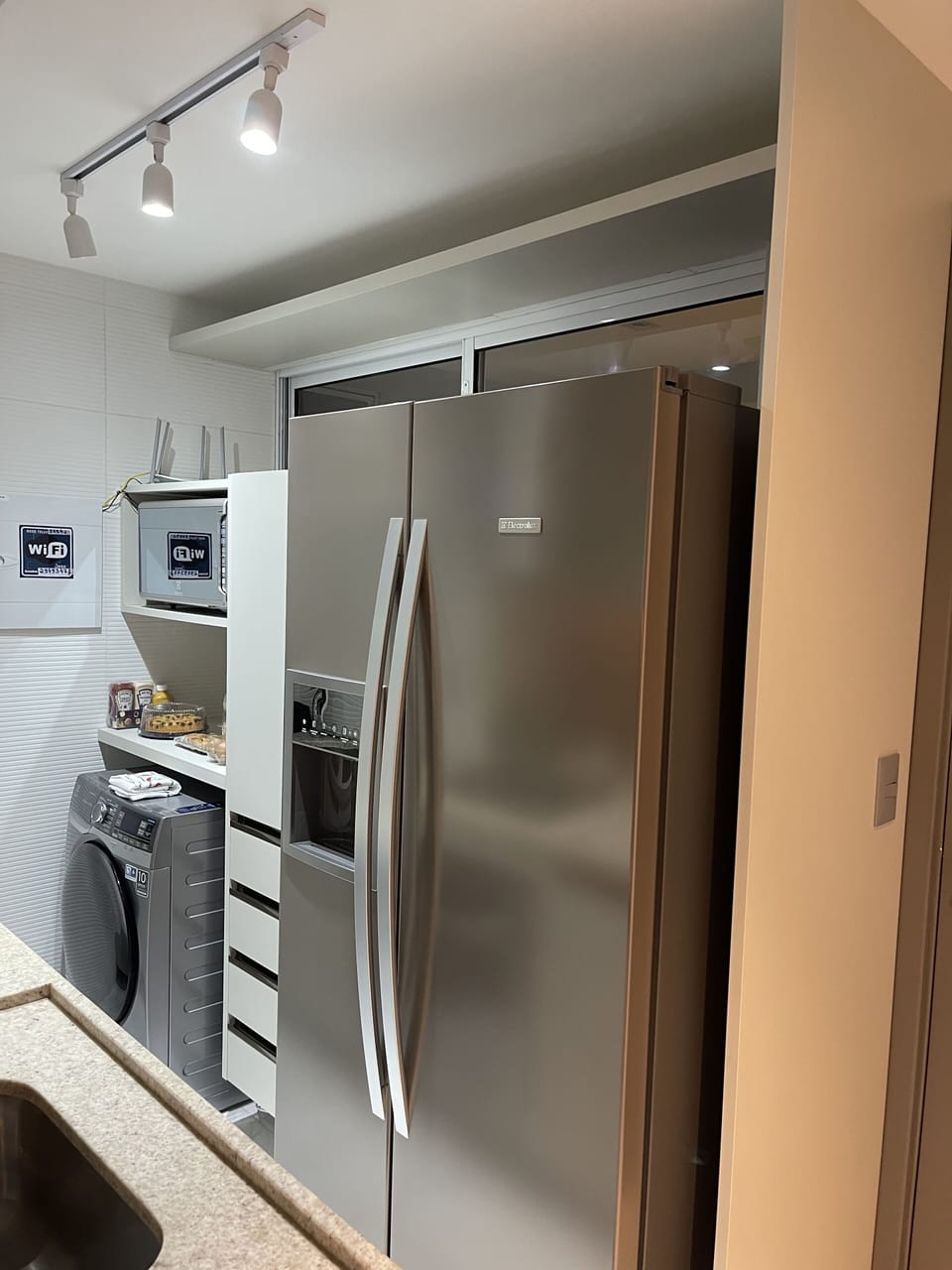 Signature Apartment | Private kitchen | Microwave, stovetop, cookware/dishes/utensils, freezer