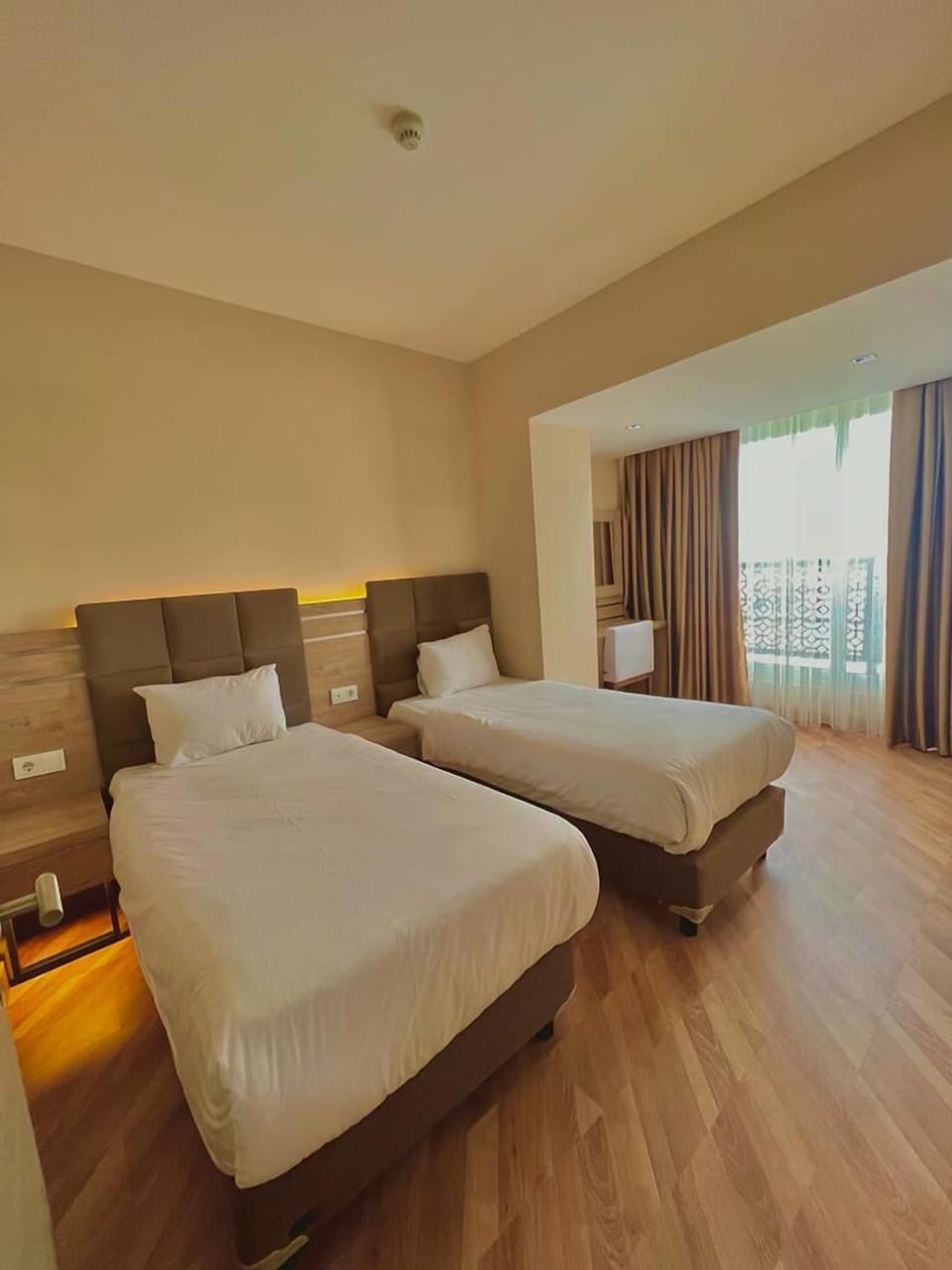 Superior Twin Room | Hypo-allergenic bedding, free minibar, in-room safe, blackout drapes
