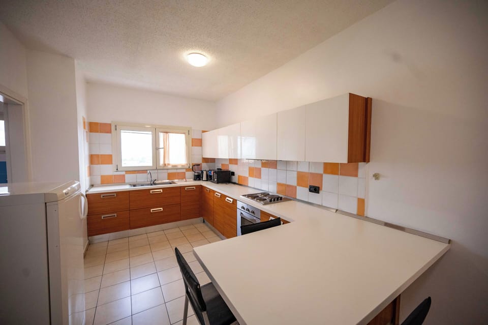 Three-Bedroom Apartment - High Floor | Private kitchen