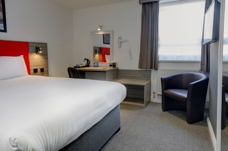 Superior Double Room | Desk, free WiFi, bed sheets