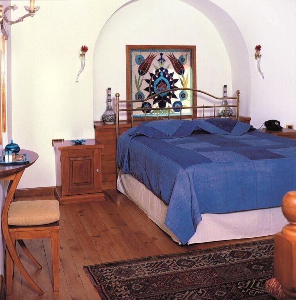 Standard Room | In-room safe, bed sheets