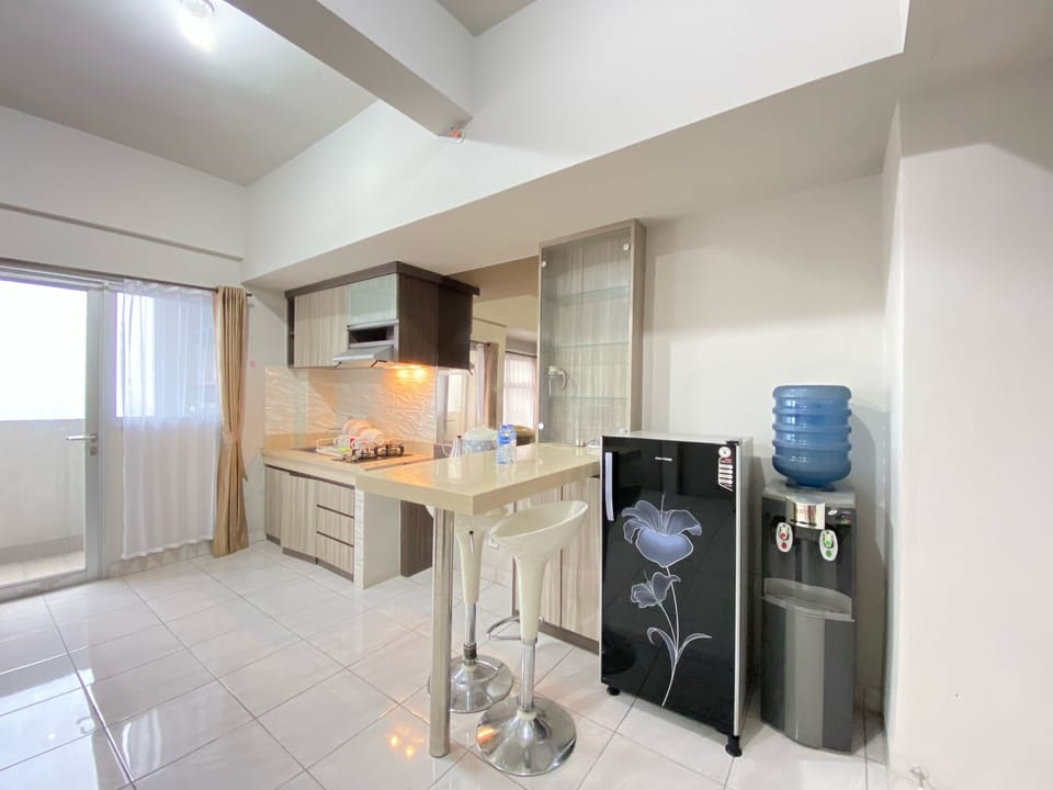 Apartment, 2 Bedrooms | Private kitchen | Fridge, cookware/dishes/utensils