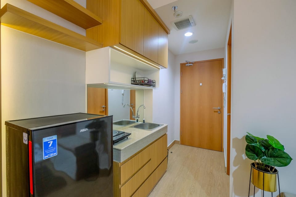 Apartment | Private kitchen | Fridge, cookware/dishes/utensils
