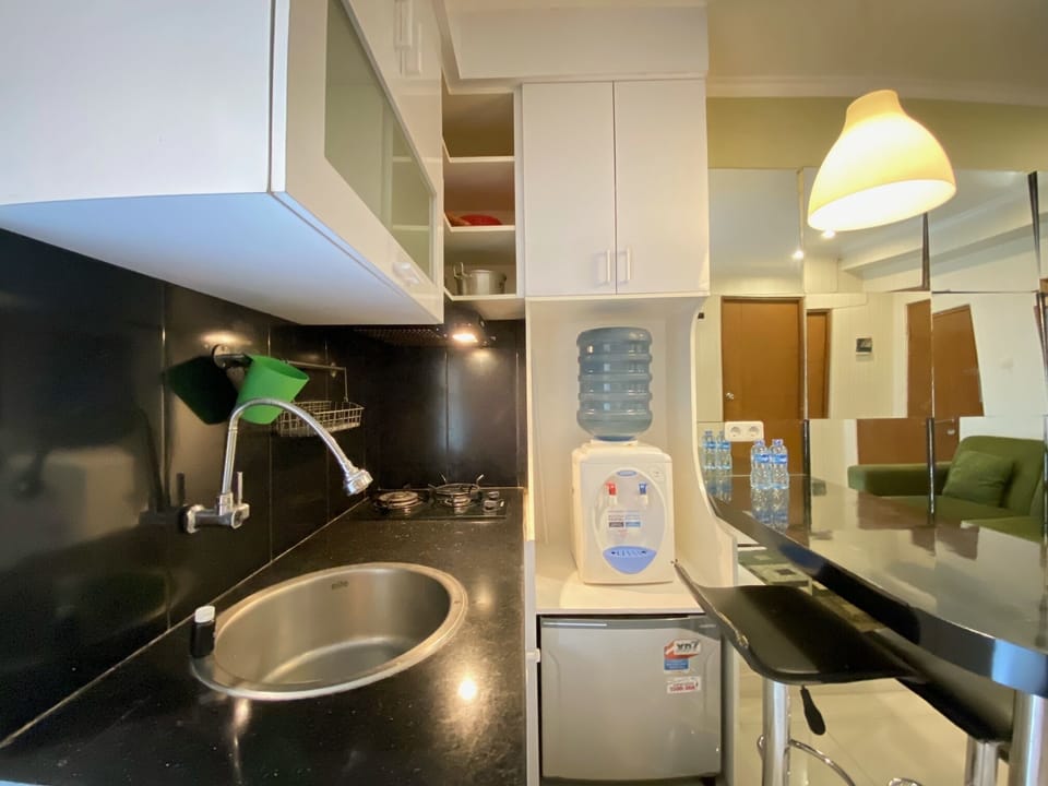 Apartment, 2 Bedrooms | Private kitchen | Fridge, cookware/dishes/utensils