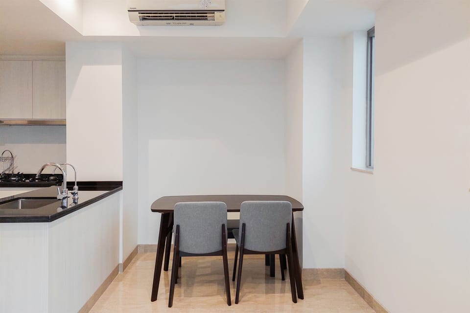 Apartment, 2 Bedrooms | Dining room