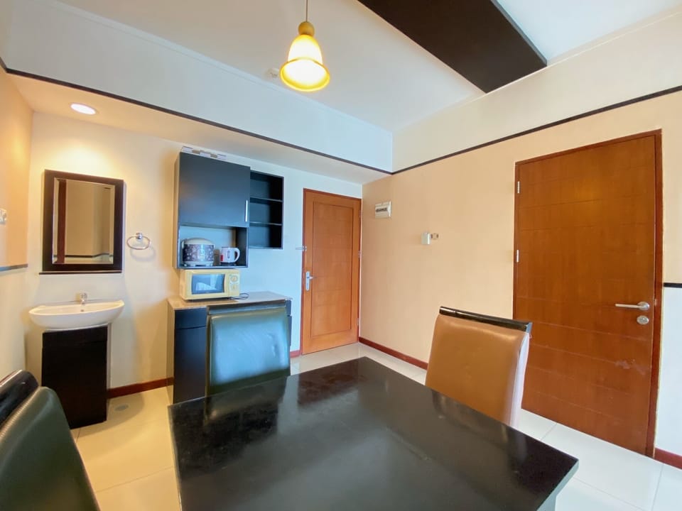 Apartment, 2 Bedrooms | Private kitchen | Fridge, cookware/dishes/utensils