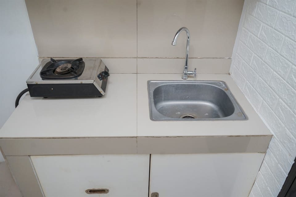 Apartment | Private kitchen | Fridge, cookware/dishes/utensils
