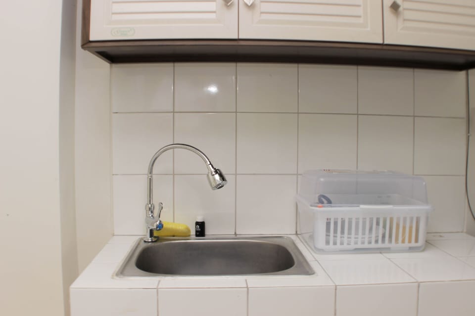 Apartment | Private kitchen | Fridge, cookware/dishes/utensils