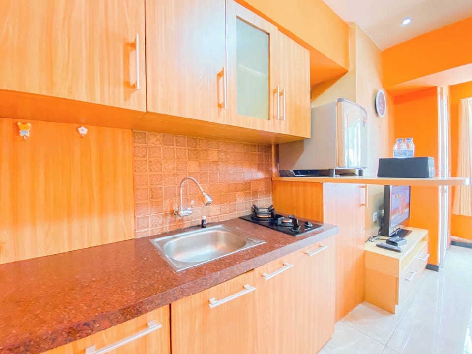 Apartment, 2 Bedrooms | Private kitchen | Fridge, cookware/dishes/utensils