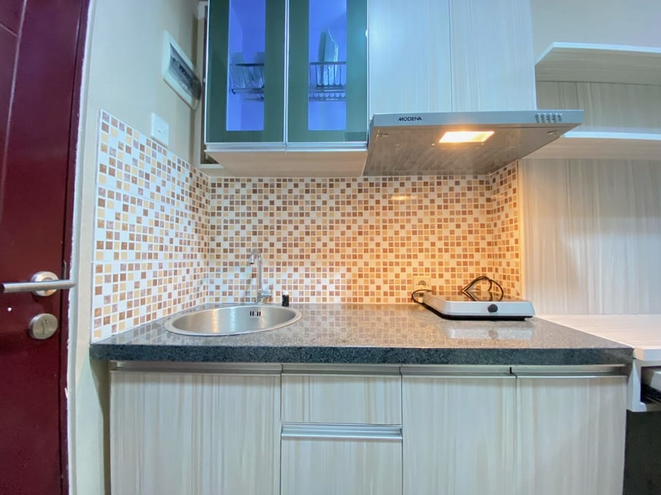 Apartment | Private kitchen | Fridge, cookware/dishes/utensils