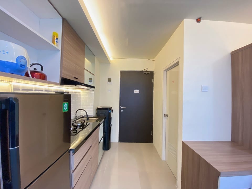 Apartment | Private kitchen | Fridge, cookware/dishes/utensils