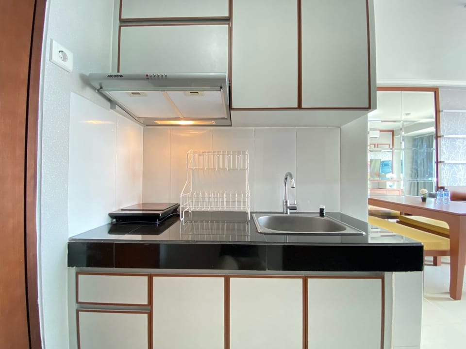 Apartment, 2 Bedrooms | Private kitchen | Fridge, stovetop, cookware/dishes/utensils