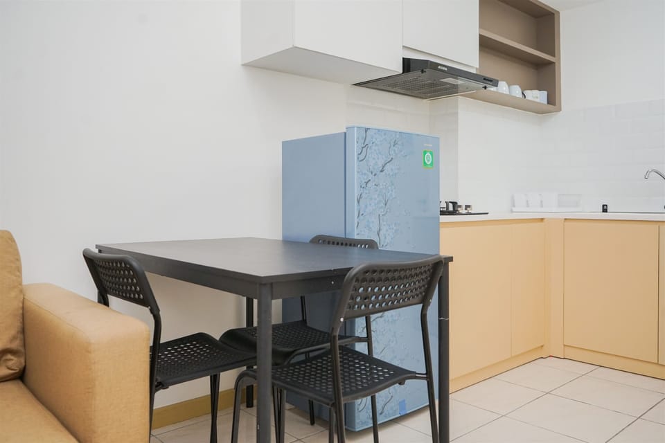Apartment, 2 Bedrooms | Dining room