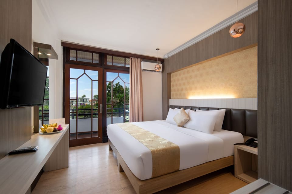 Superior Room | Minibar, in-room safe, desk, soundproofing