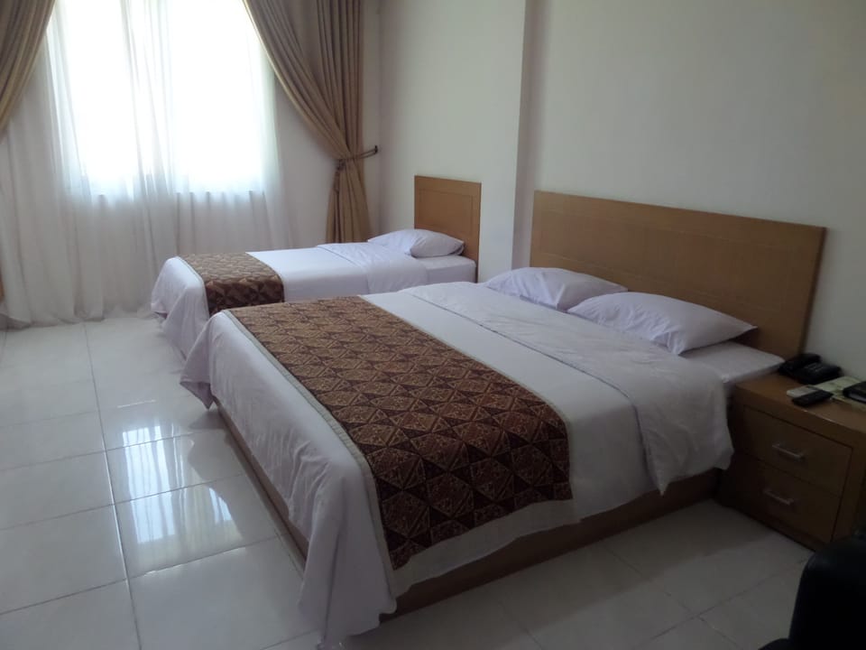 Family Room | 1 bedroom, desk, free WiFi