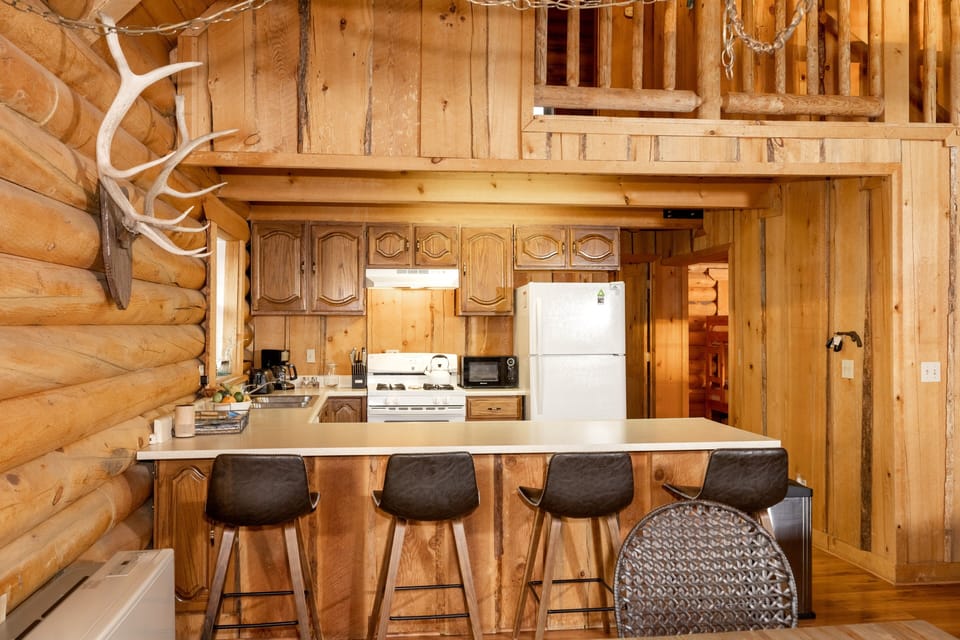 House, 3 Bedrooms | Private kitchen | Coffee/tea maker, fridge, oven, toaster