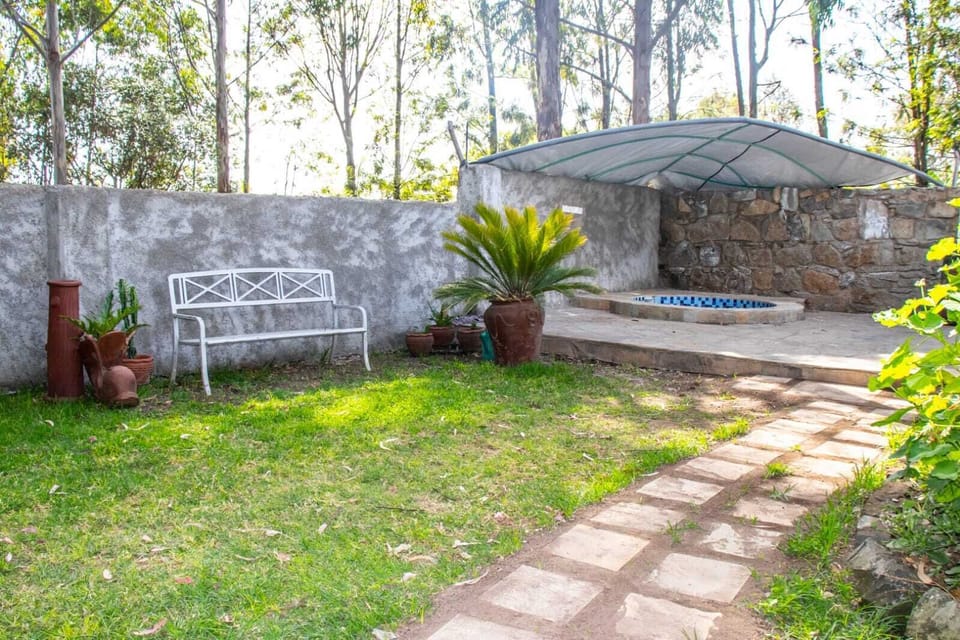 Stone Camp Naivasha Bed and Breakfast in Kenya
