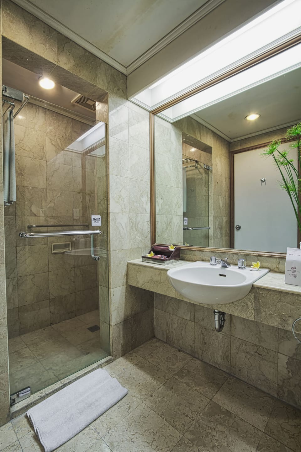 Superior Room | Bathroom amenities | Free toiletries, hair dryer, slippers, bidet