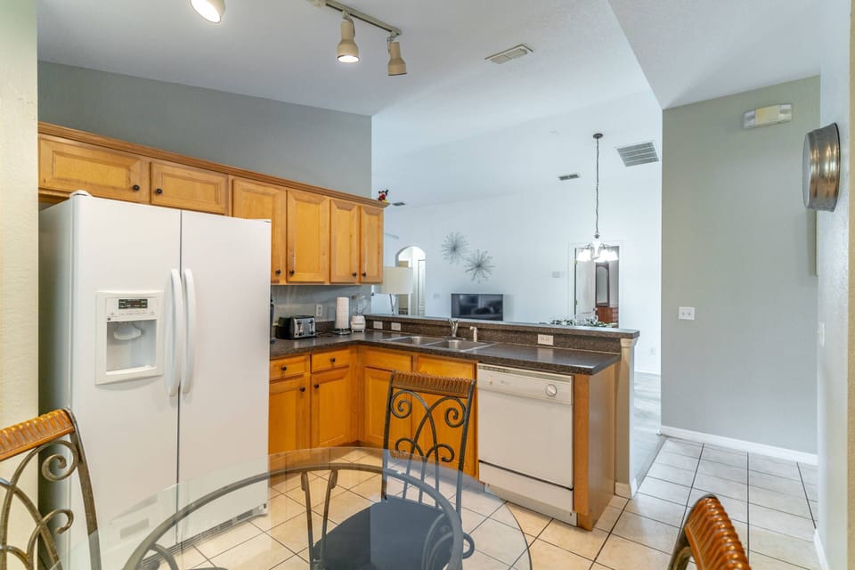 House (17637 Silver Creek) | Private kitchen | Cookware/dishes/utensils