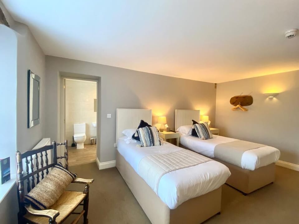 Premier Twin Room | Egyptian cotton sheets, premium bedding, individually decorated