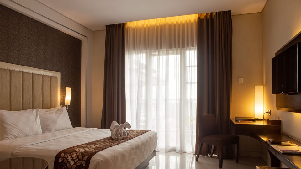 Minibar, in-room safe, desk, soundproofing
