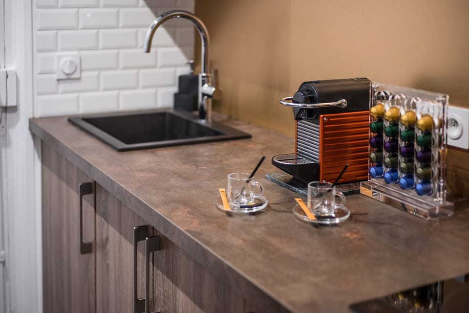Deluxe Apartment, Ensuite | Shared kitchen