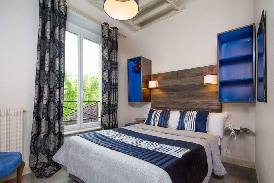 In-room safe, desk, soundproofing, free WiFi