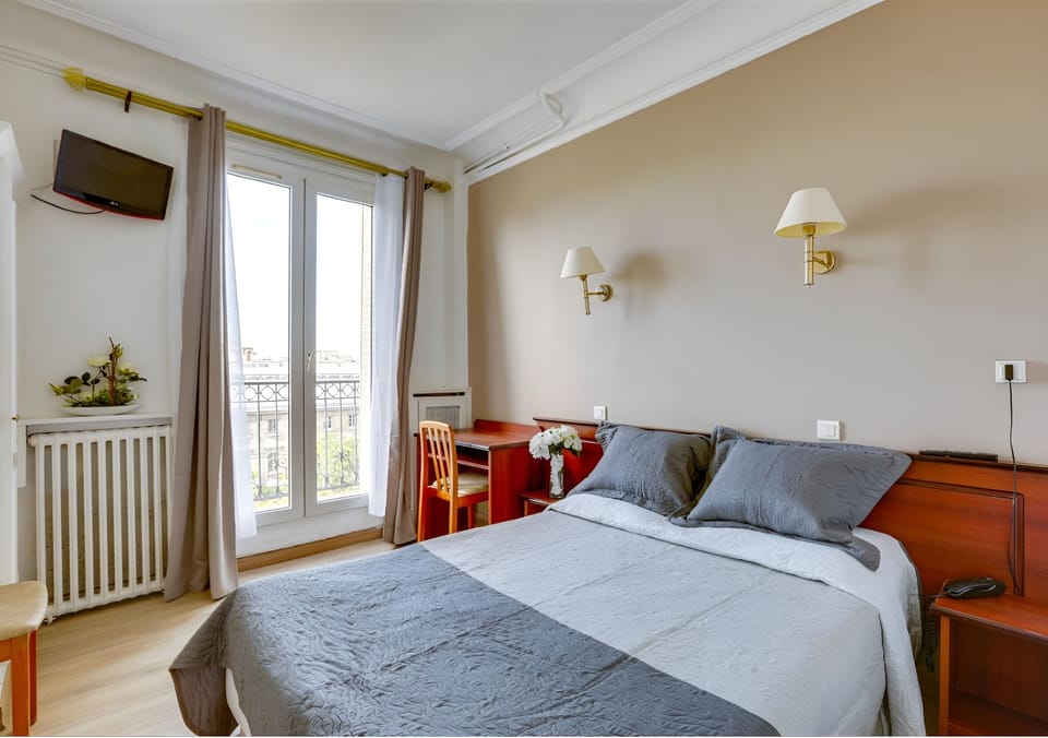 In-room safe, desk, soundproofing, free WiFi