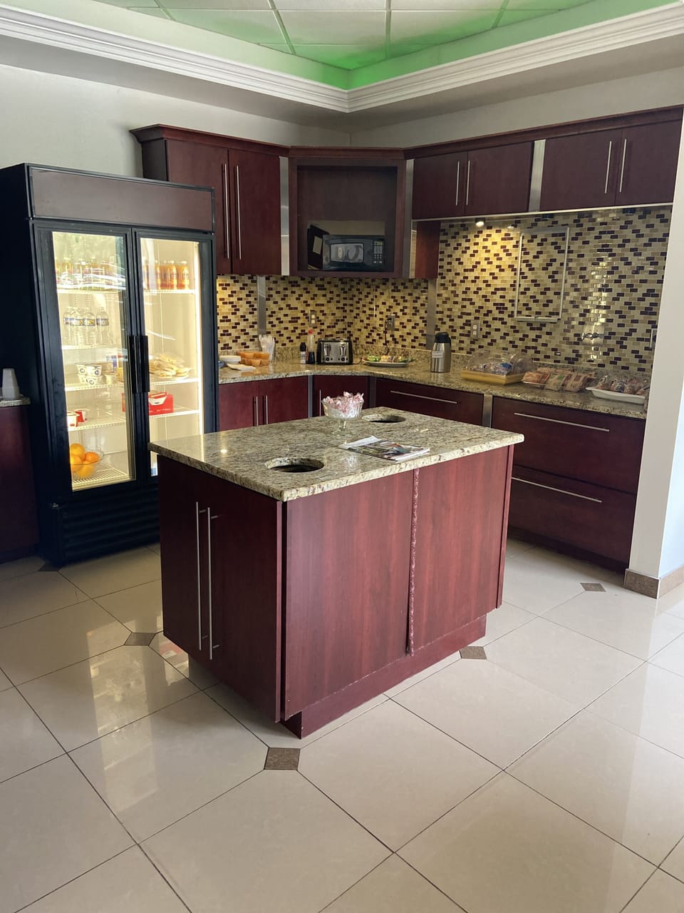 Free daily continental breakfast